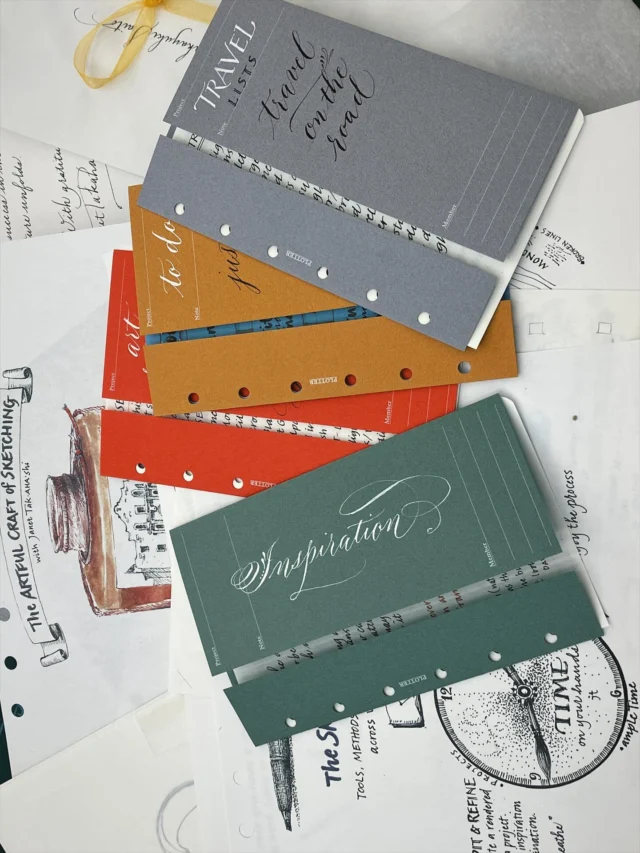 紙質と色と文字の掛け合わせがバッチリ合う時、その瞬間がこの上なく幸せで、PLOTTERのアイテムたちも生き生きとするもので。プロジェクトマネージャーの紙質と色合いは本当に絶妙で、9年目を迎えても一切仕様を変えていません。PLOTTERの中の黄金律を叶えているアイテムだと思っています。

When the paper quality, color, and text come together perfectly, that instant of seeing it brings unparalleled happiness, and PLOTTER's items come alive. The paper quality and color palette chosen by the project manager are truly exquisite, unchanged even as we enter our ninth year. I believe these items embody the golden rule within PLOTTER.

.
.
.
.
.
.
#plotter #plotter_life #youareaplotter #プロッター #フラッグシップ #直営店 #原宿 #flagshipstore #calligraphy #カリグラフィー